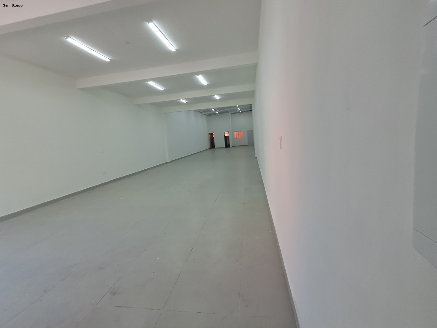 Prédio Inteiro - Foto 1